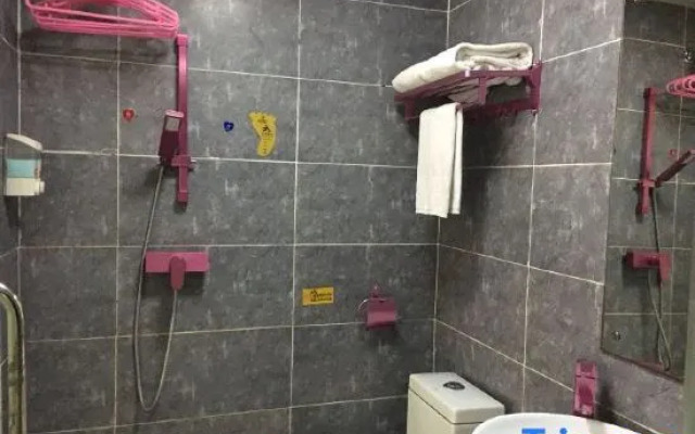 Manli Hotel (Youjiang Medical College for Nationalities Baise College Donghe Campus)