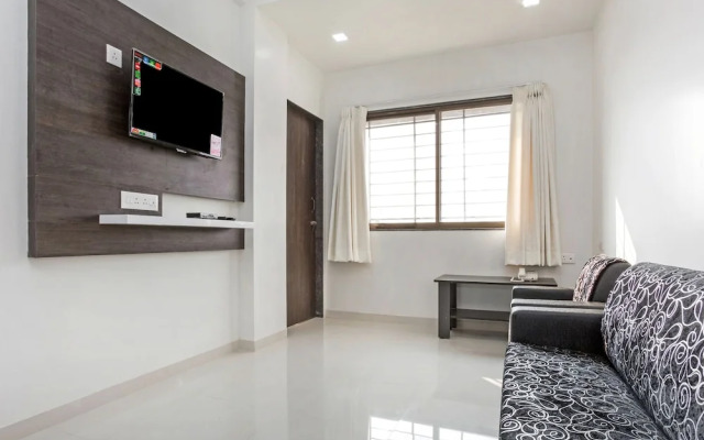 OYO 26116 Food Hub