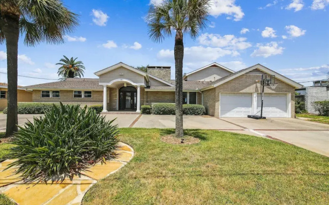 Amazing Bay by Ryson Vacation Rentals