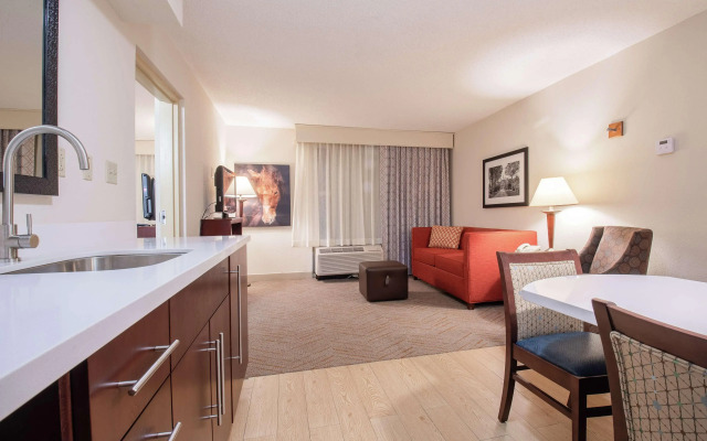 Hampton Inn & Suites Williamsburg-Richmond Rd.