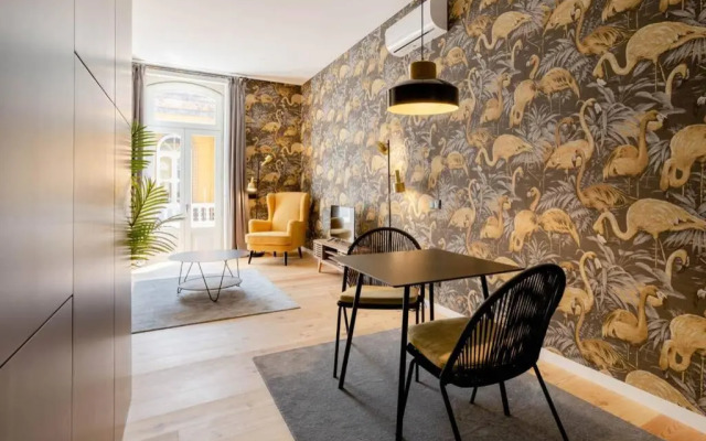 BOUTIQUE Rentals-Art & Charm II Apt w/ Terrace