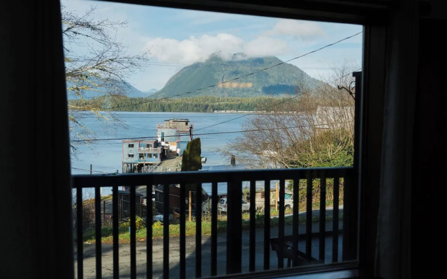 Secluded Oceanfront - Upstairs