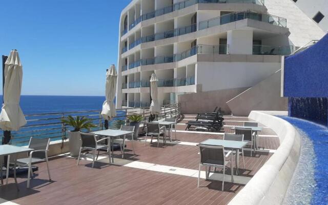 Sesimbra Oceanfront Hotel