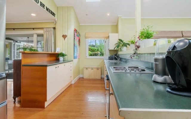 A Ray of Sunshine - Manly Holiday Home