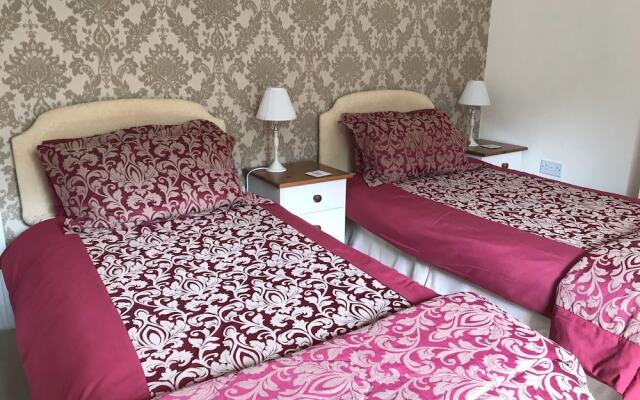 Holywell House B & B