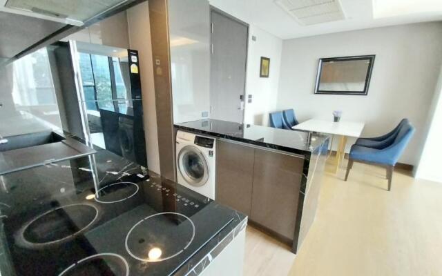 Luxury Apartment Queen Sirikit Asok Termianl 21