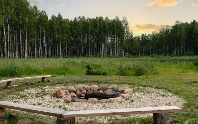 Домик в соснах