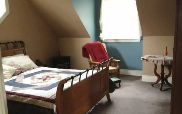 Antique Slumber Old Town Bed & Breakfast