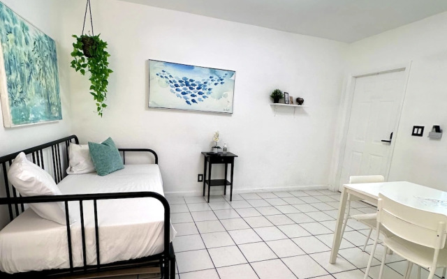 Southwinds Inn by The Gold Nests