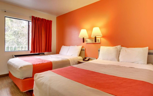 Motel 6 Des Moines, IA - North