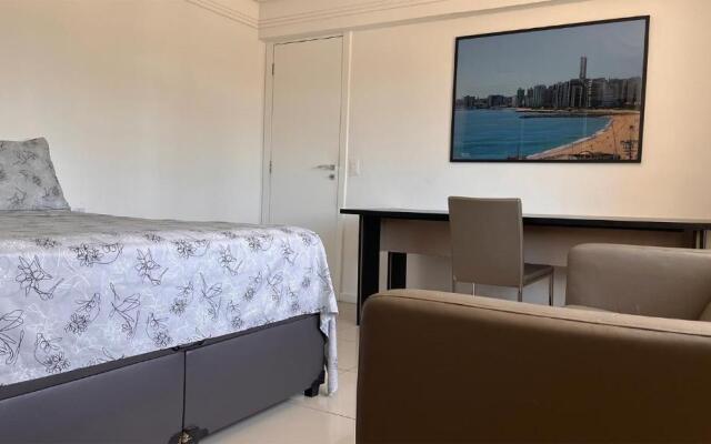 Luxuosa cobertura de 380m² a 850m da Av Beira Mar