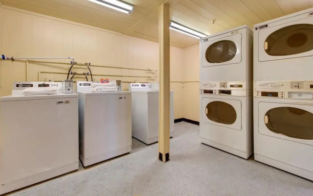 Executive Inn and Suites College Station