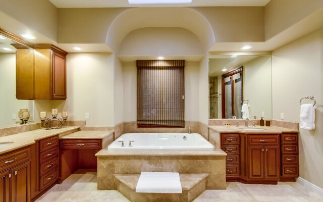 Tropical Retreat by NamaStay