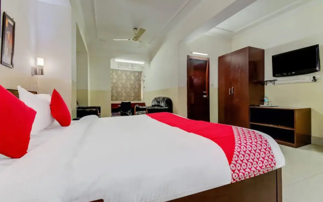 OYO Flagship 42717 Hotel Fort
