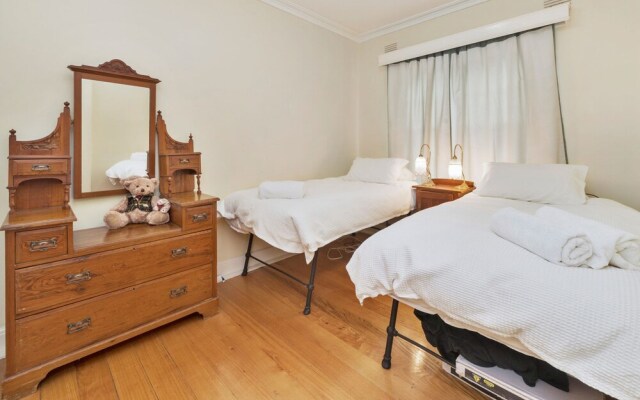 Mornington Bayside Pearl