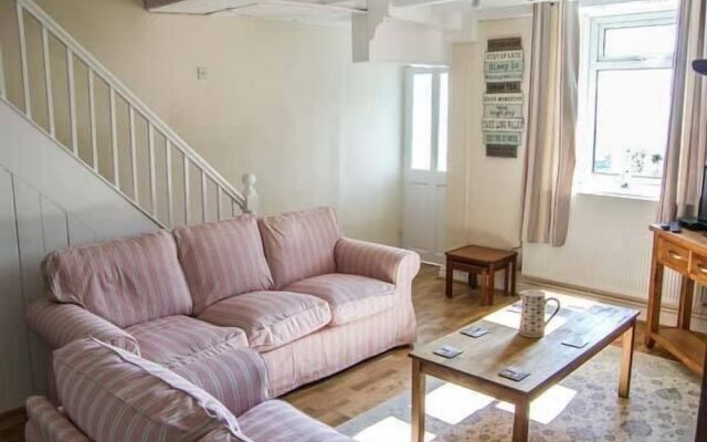 Arallt Holiday Cottage