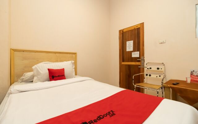 Reddoorz Fella Homestay Medan