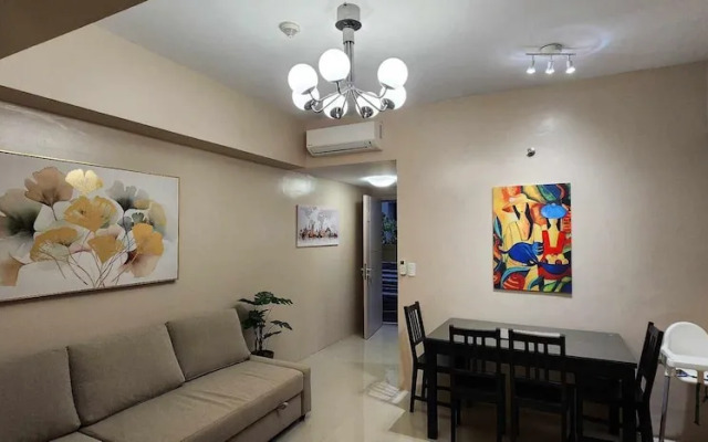 1 Bed Apartment - Sleeps 7 - Pool & Wifi