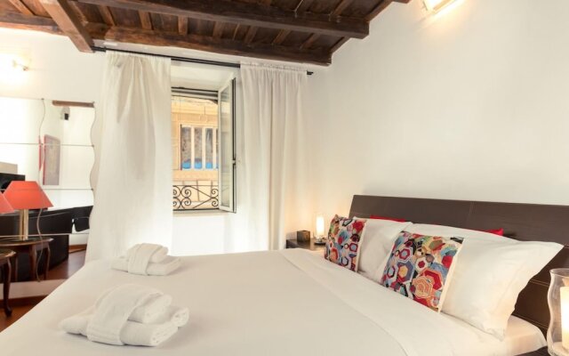 Elena in Roma with 1 bedrooms and 1 bathrooms