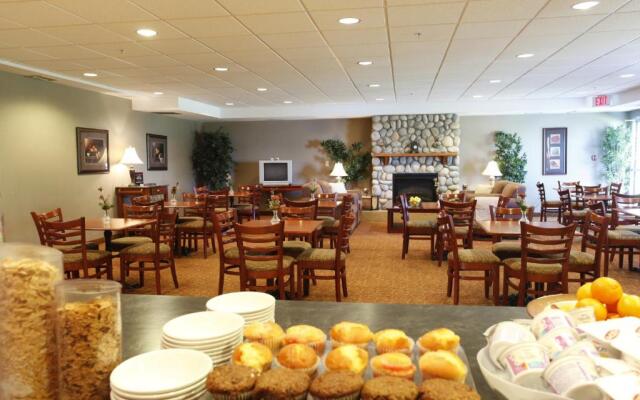 Pomeroy Inn & Suites Hotel Dawson Creek