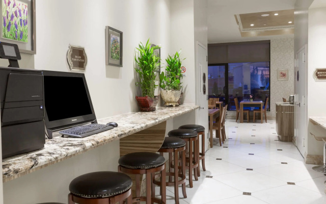 Ramada by Wyndham Flushing Queens