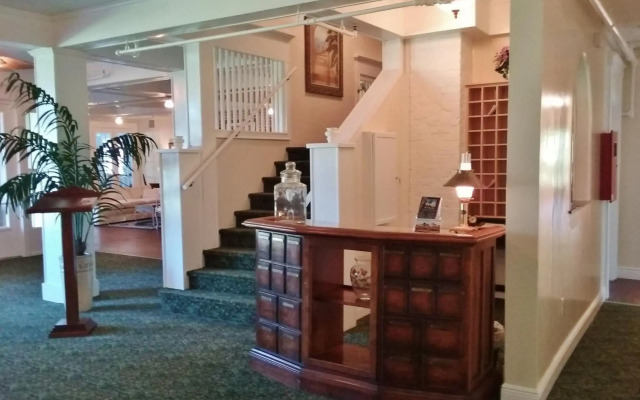 Crystal Bay Hotel