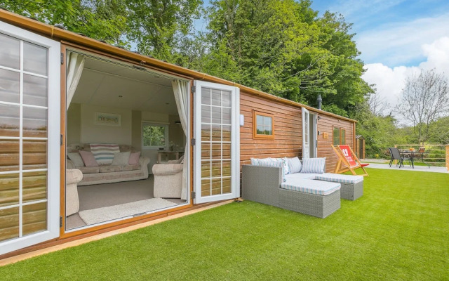 Lazy Lodge