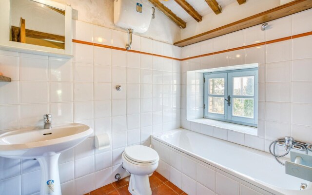 Beautiful Home in Roccalbegna With 5 Bedrooms and Wifi