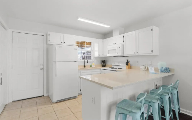 6400 Beach Dr - Seabatical A