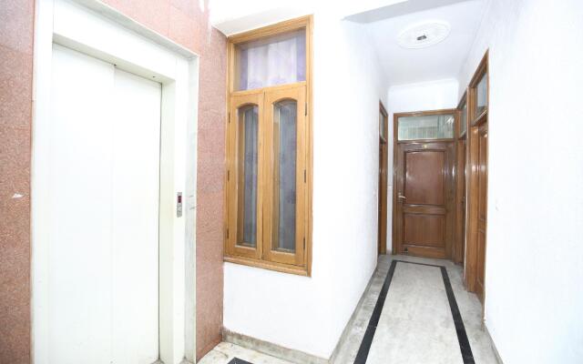 OYO 16736 Hotel Hm Crystal
