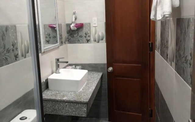 Phi Long Hotel