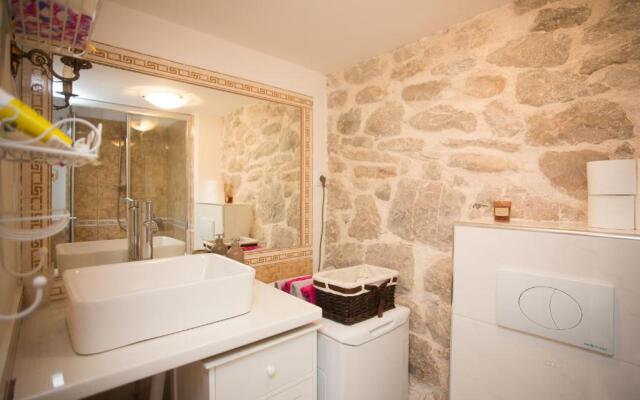 House - Apartment Dama