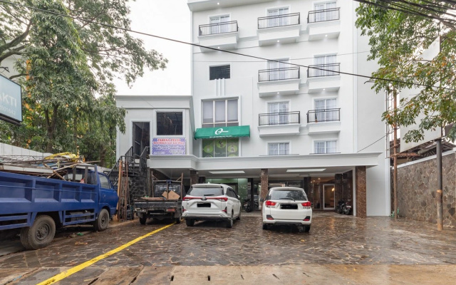 Sans Vibes Surapati Konforta Hotel