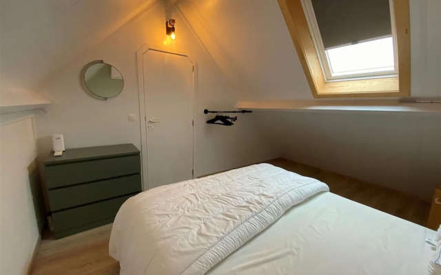 Cozy Polder House on the Westhinder Domain