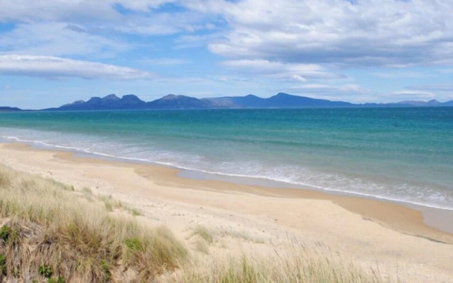 Elements - Freycinet Holiday Houses