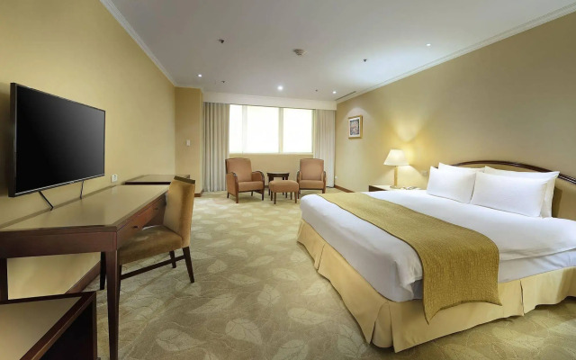 Le Midi Hotel Jungli