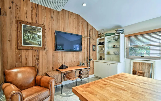 Sarasota Bungalow w/ Pergola, Garden & Waterfalls!