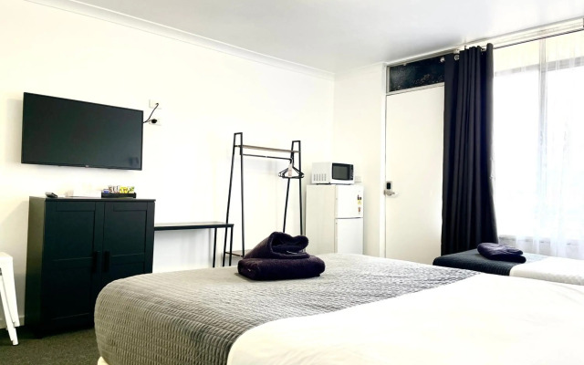 Avenue Motel