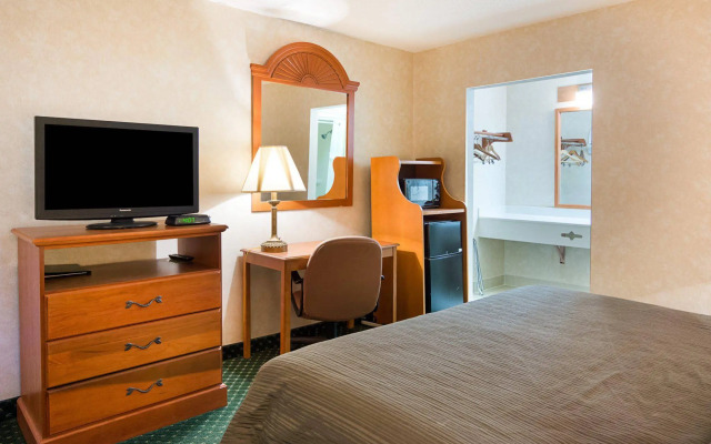 Quality Inn Petersburg Fort Lee Area