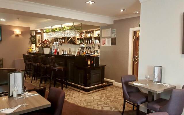 Fairburn Hotel