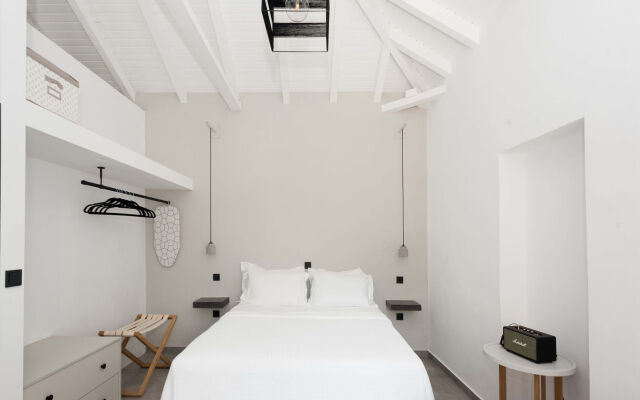 Calme Suites Mani