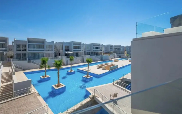 Stunning 2 Bed Apartment in Gouna With Roof