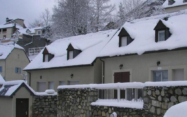 Appartement Esquièze-Sère, 3 pièces, 6 personnes - FR-1-402-93