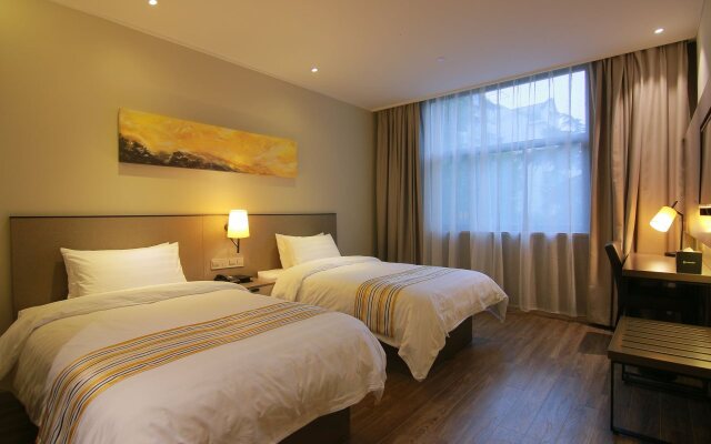 Home Inn Plus Shanghai Pudong Lujiazui Expo Park South Pudong Road – Guest Rooms – Shanghai