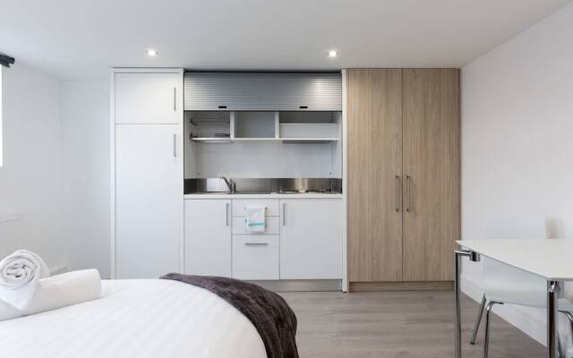 Bright Studio Flat - Camberwell! 3d