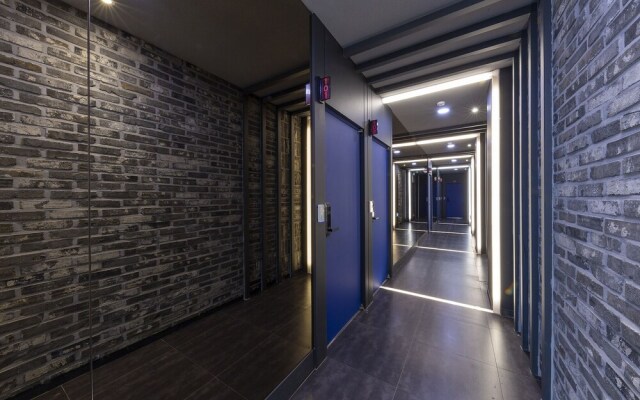 Cheonan Hotel Check-in