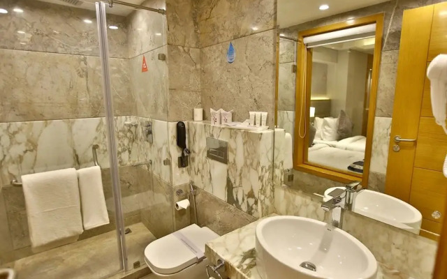 Regenta Central The Crystal