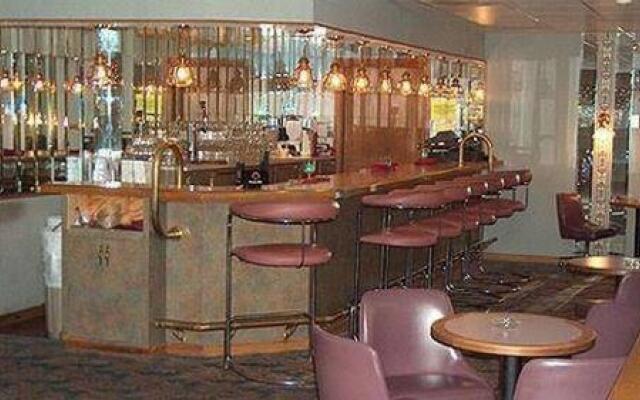 Highland Hotel And Convention Center