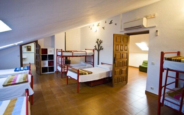 Albergue y Alojamiento en Monfragüe. Centro de Educación Ambiental La Dehesa