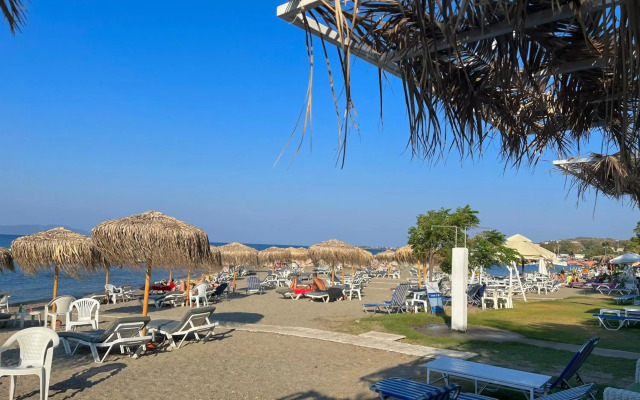 Theodorou Beach Hotel Apartments